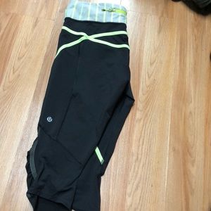 Lululemon capris size 10